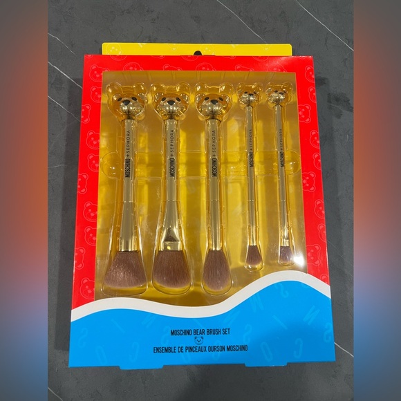 Moschino x Sephora Colab
Make up Brush Set NEW - Picture 4 of 4